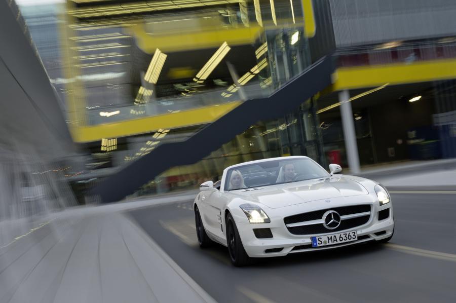  Mercedes-Benz SLS AMG Roadster 2011 года  (фото 105 из 183)